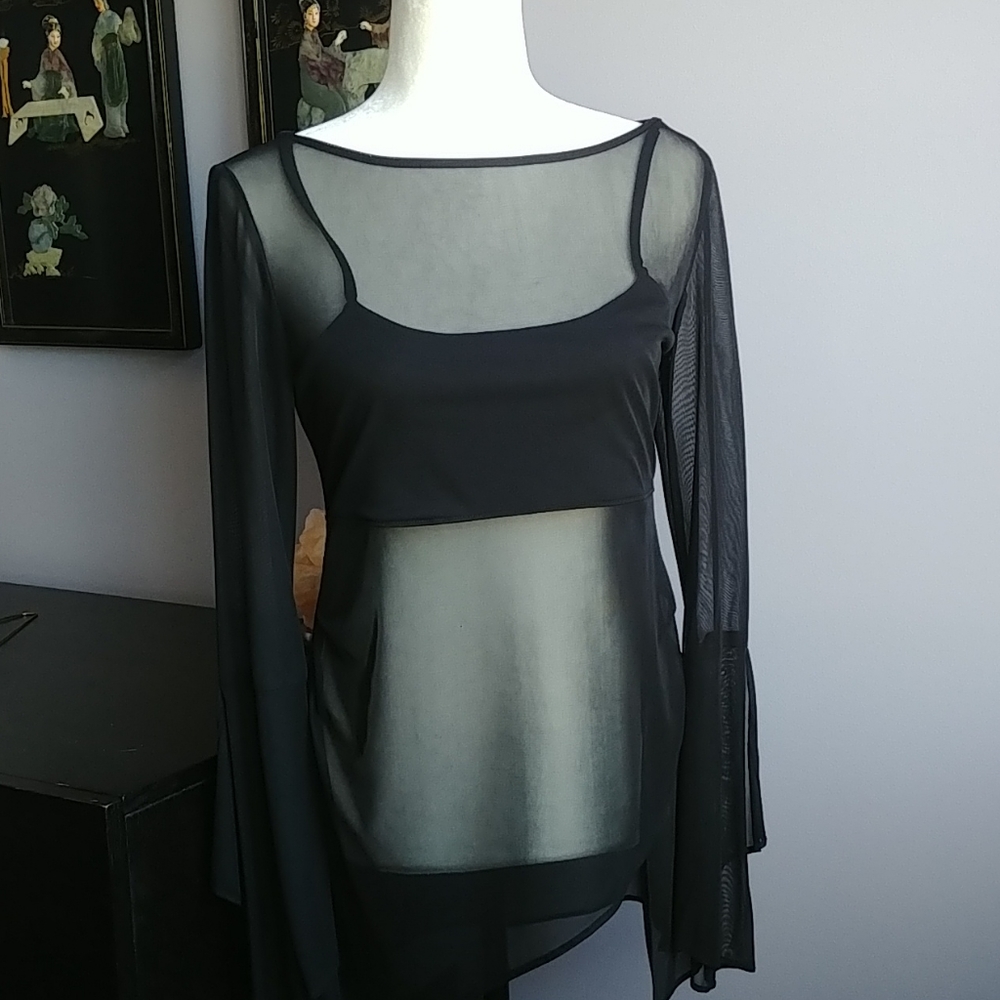 Beautiful black Annex top